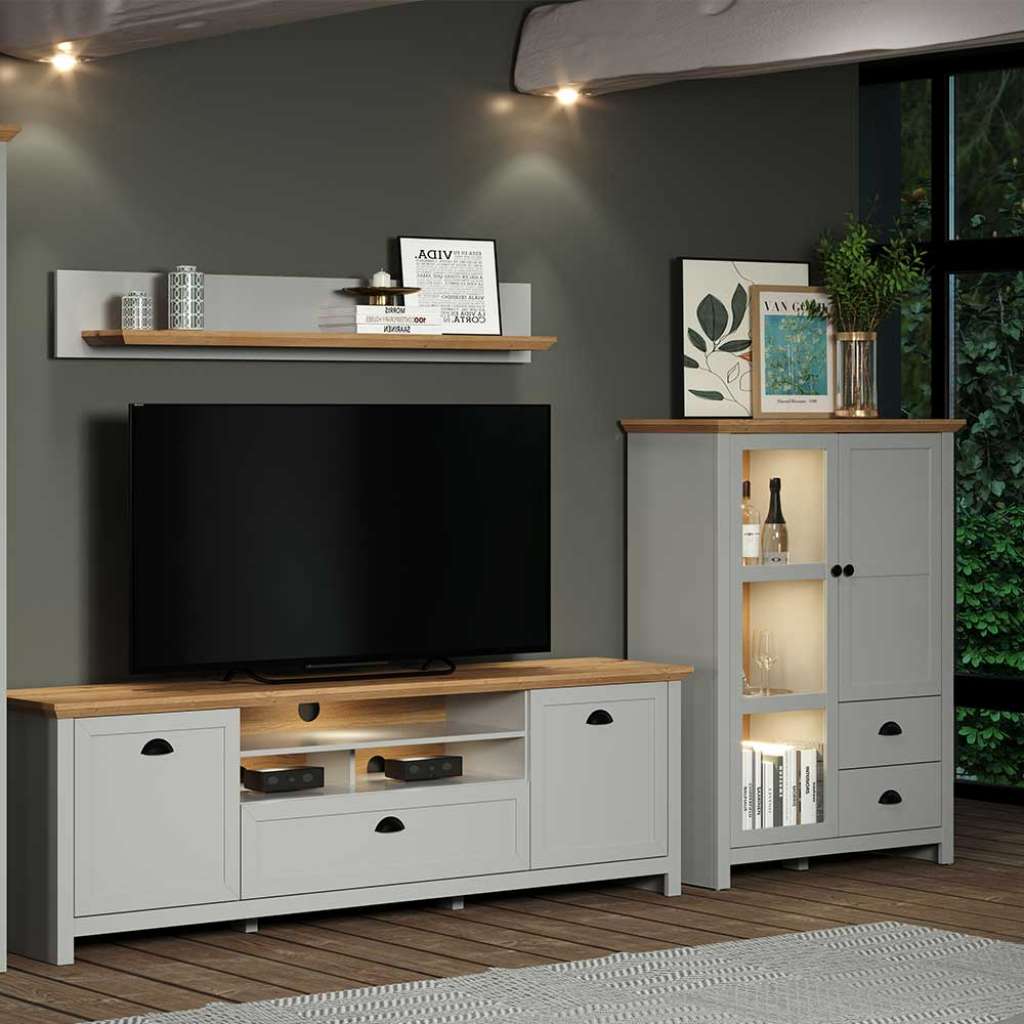 Schrankwand Landhaus Stil in Lichtgrau Wildeichefarben (dreiteilig)