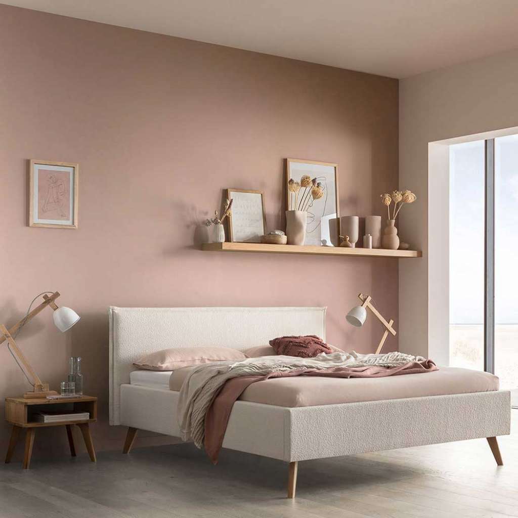 Boucle Polsterbettgestell in Cremefarben Vierfußgestell aus Holz