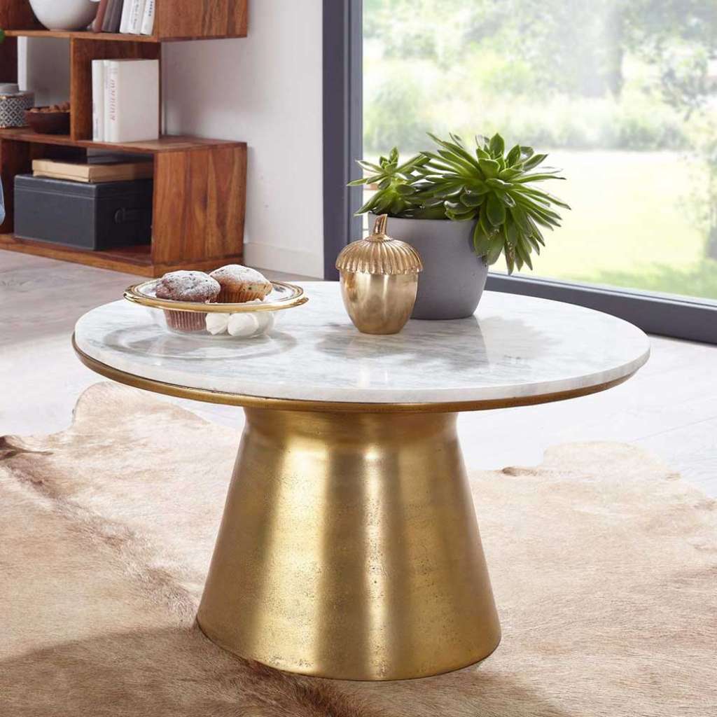 Design Couchtisch in Goldfarben mit weißer Marmorplatte