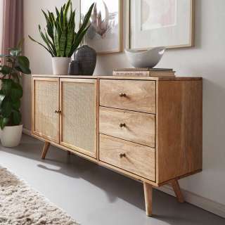 Massivholz Sideboard aus Mangobaum und Rattan Skandi Design