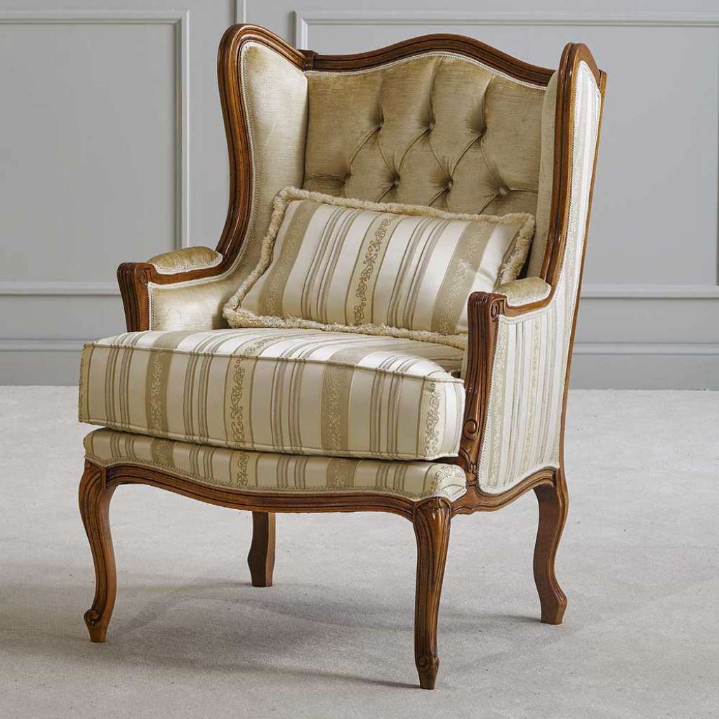 Barocker Armlehnensessel in Beige Stoff Holz Braun