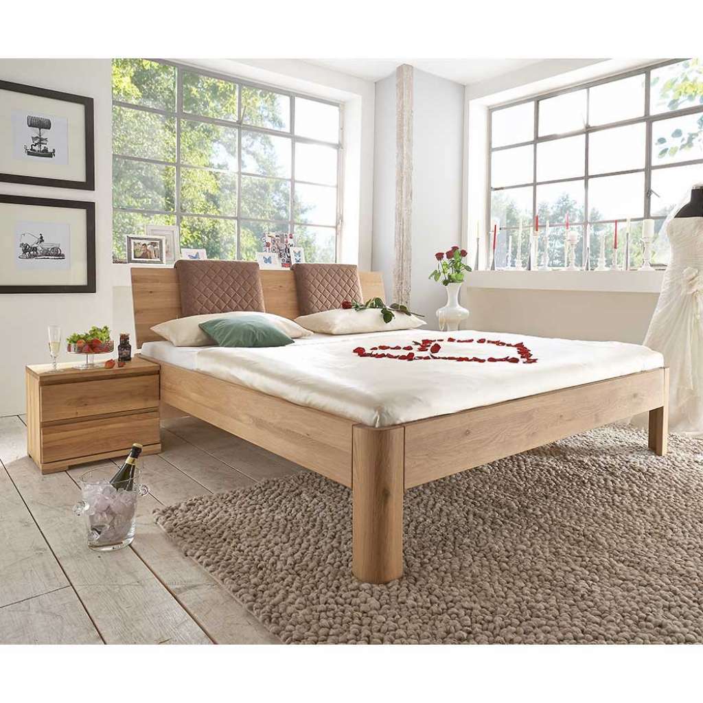 Holzbett Wildeiche Bianco inklusive zwei Nachtkommoden 92 cm hoch (dreiteilig)