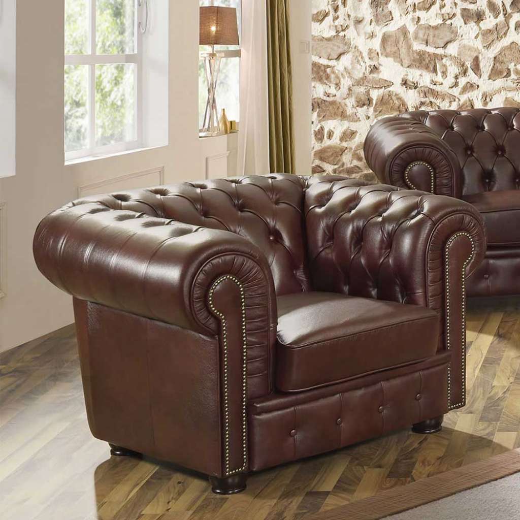 Chesterfield Clubsessel Leder in Braun Vierfußgestell aus Holz