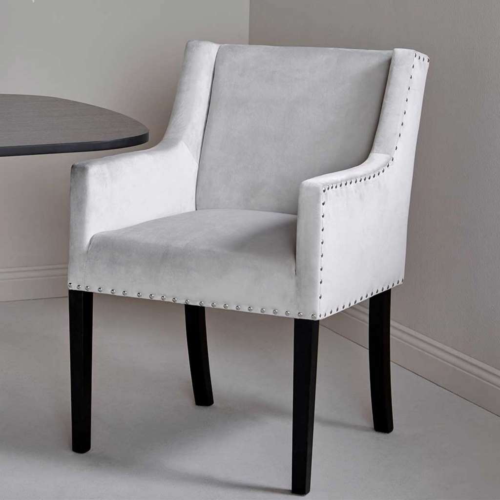 Armlehnstuhl Stuhl in modernem Design mit Ziernieten