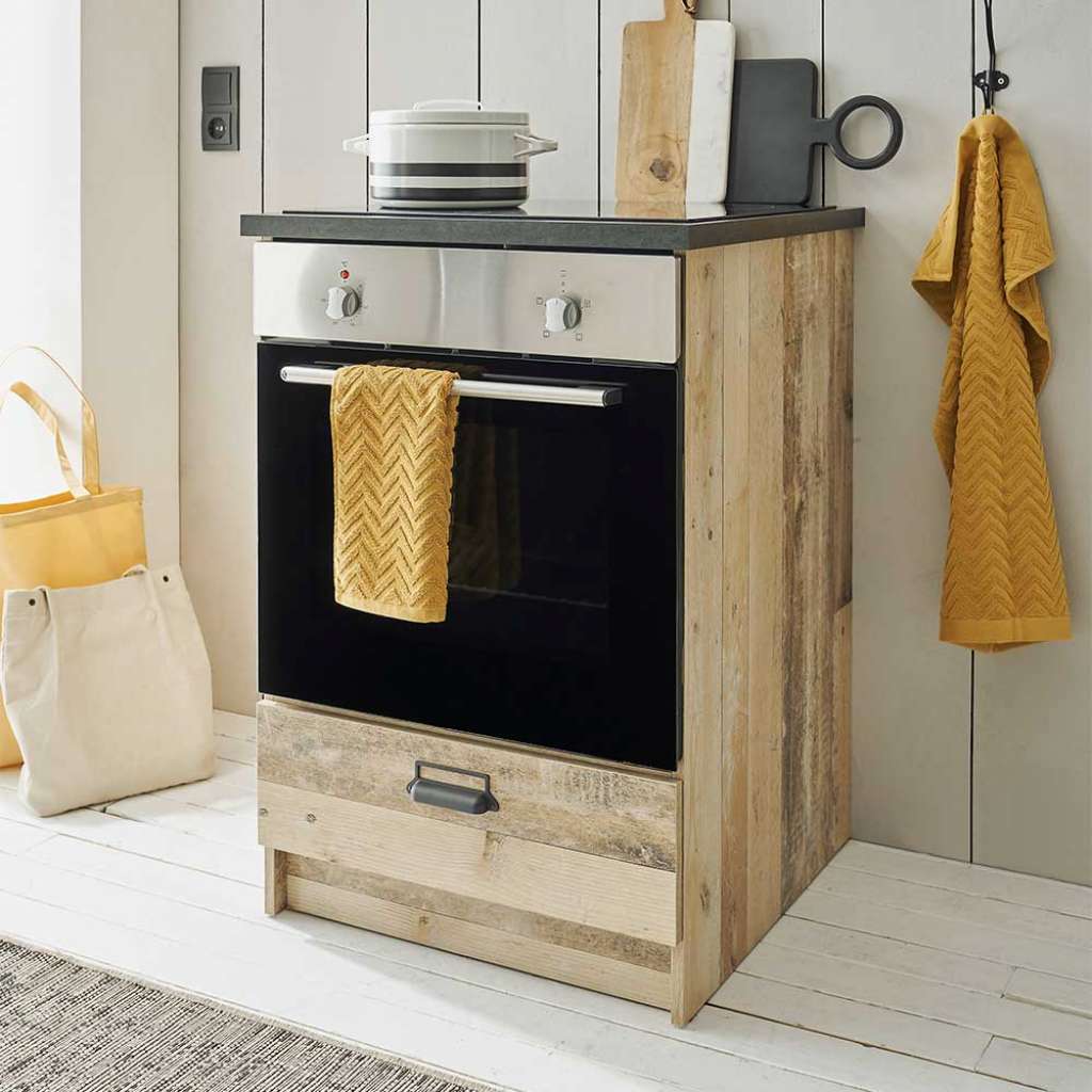 Herdumbau im Landhausstil Altholz Optik verwittert und Anthrazit