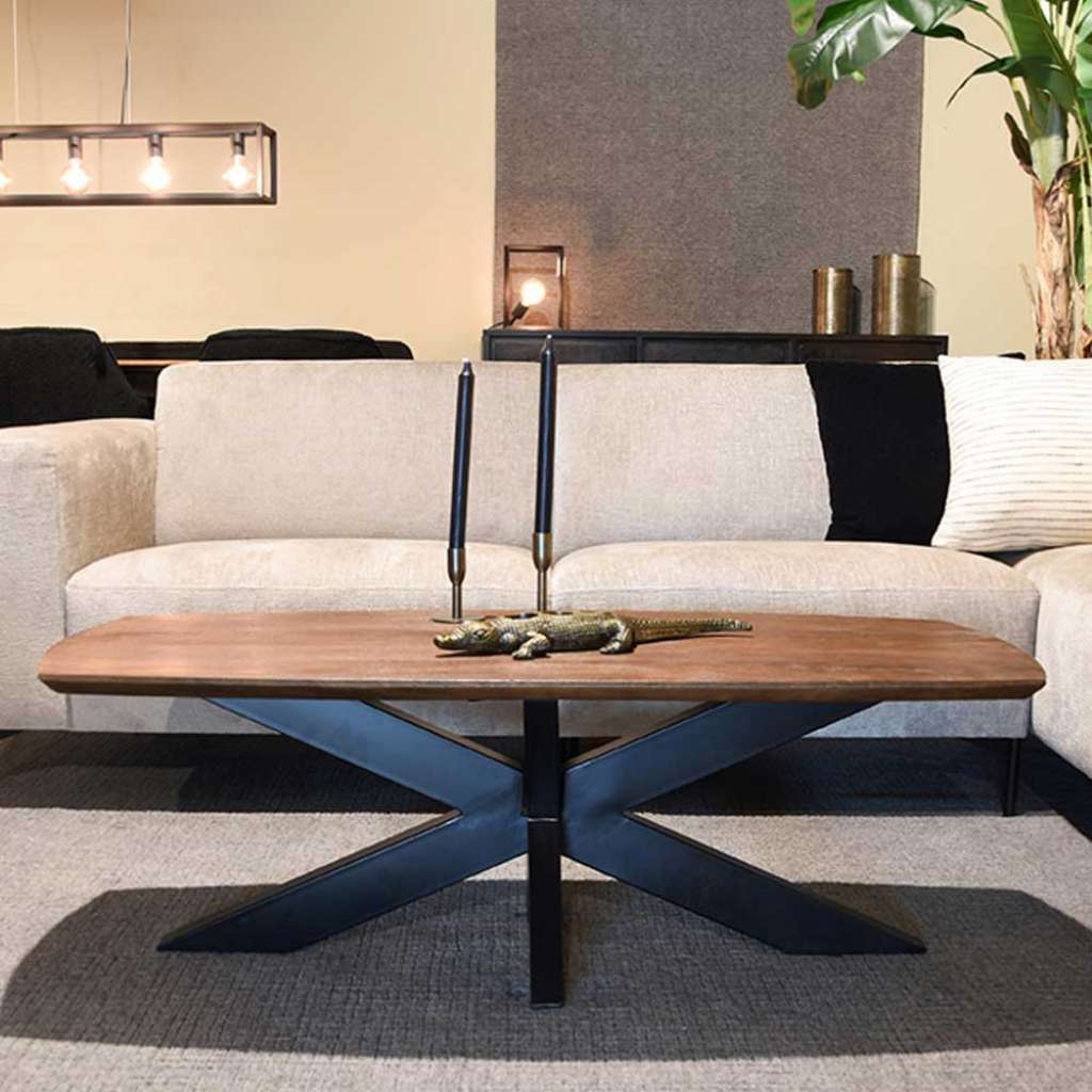 Esstisch aus Metall Massivholzplatte