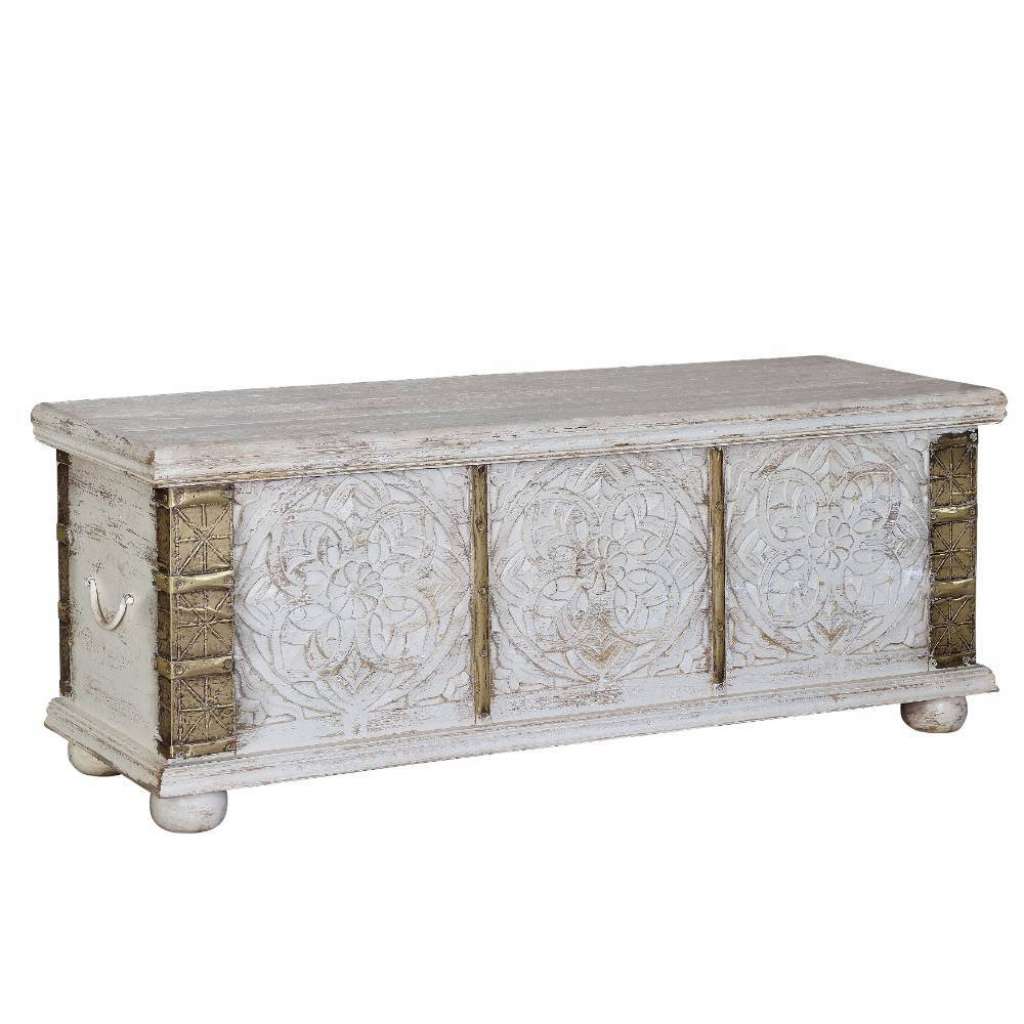 Holztruhe Truhe mit Metallgriffen und Ornament Muster