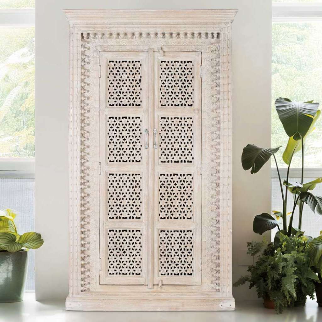 Holzschrank Massivholzschrank im orientalischen Stil mit Massivholz Türen