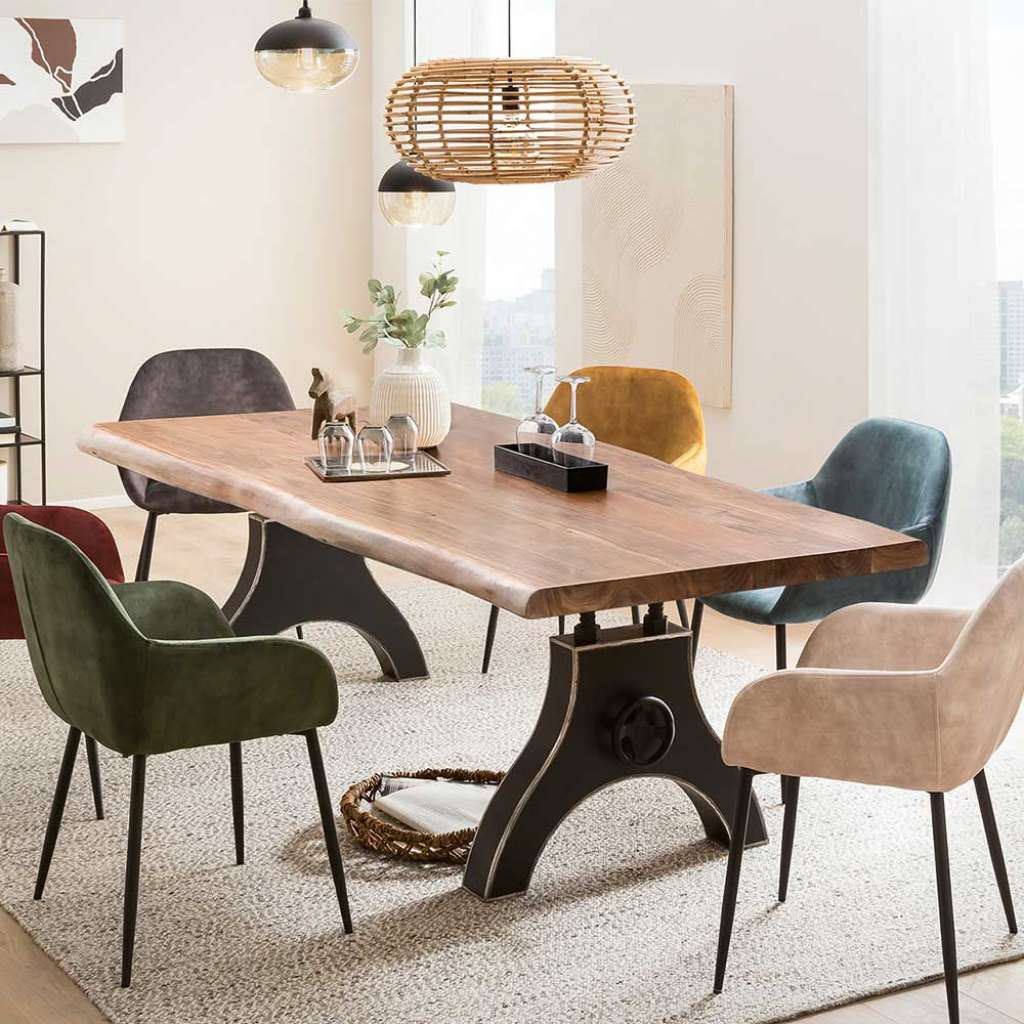 Esstisch Massivholztisch aus Akazie Massivholz mit natürlicher Baumkante