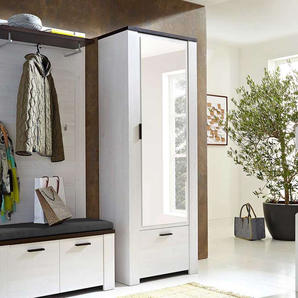 Dielenschrank im Landhausstil Spiegeltür