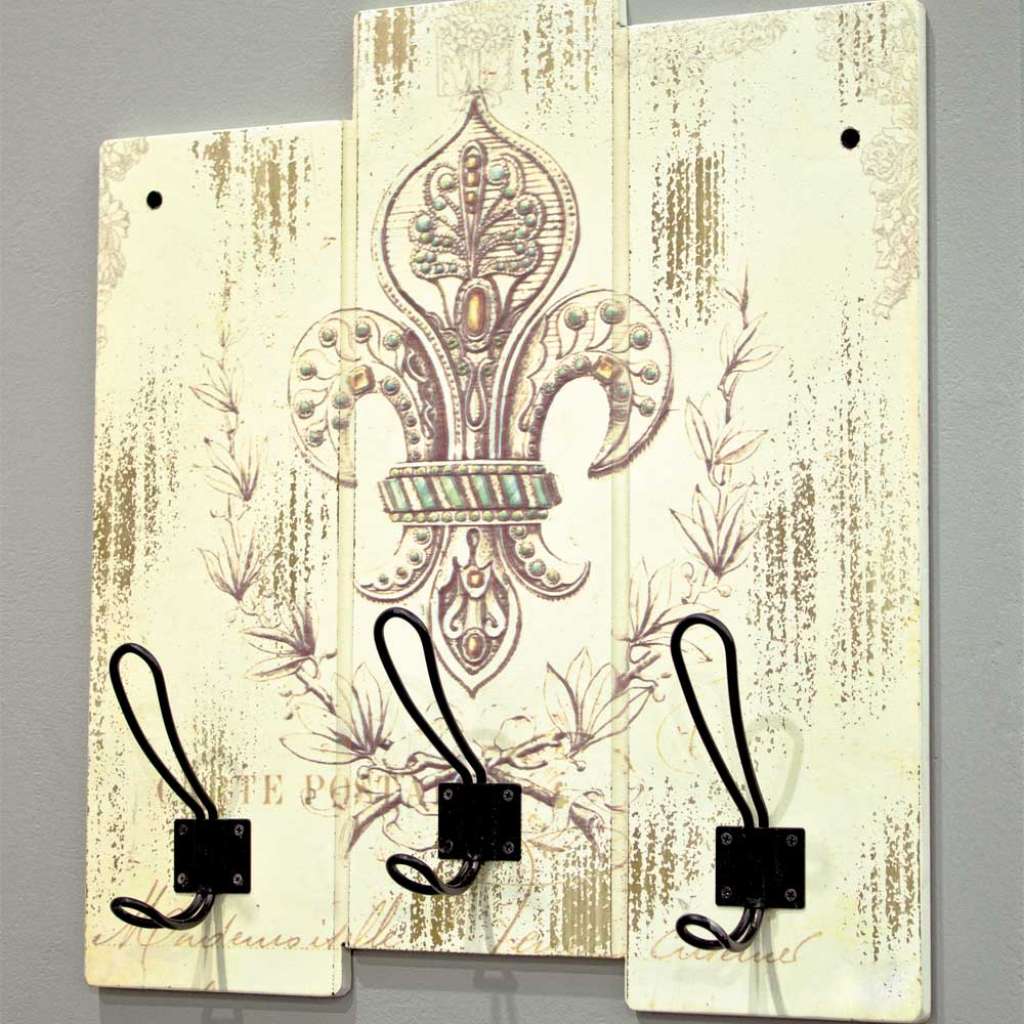 Wandgarderobe in Creme Gold Vintage Optik