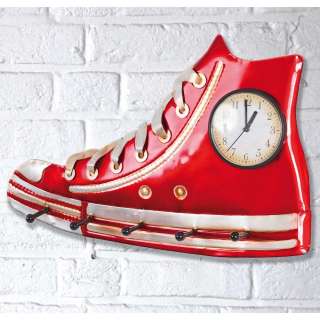 Wandgarderobe in Rot Sneaker Style