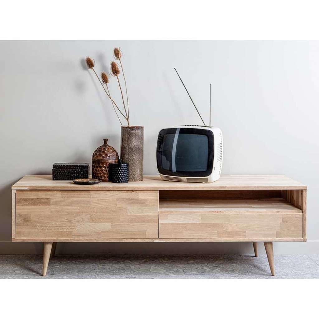 TV Board aus Eiche massiv 150 cm breit