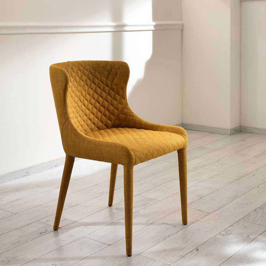 Esszimmerstuhl in Gelb Stoff gesteppt