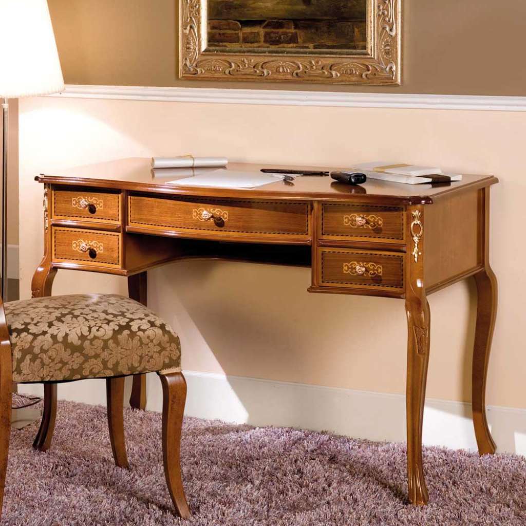 Schreibtisch im Barock Design Nussbaum furniert
