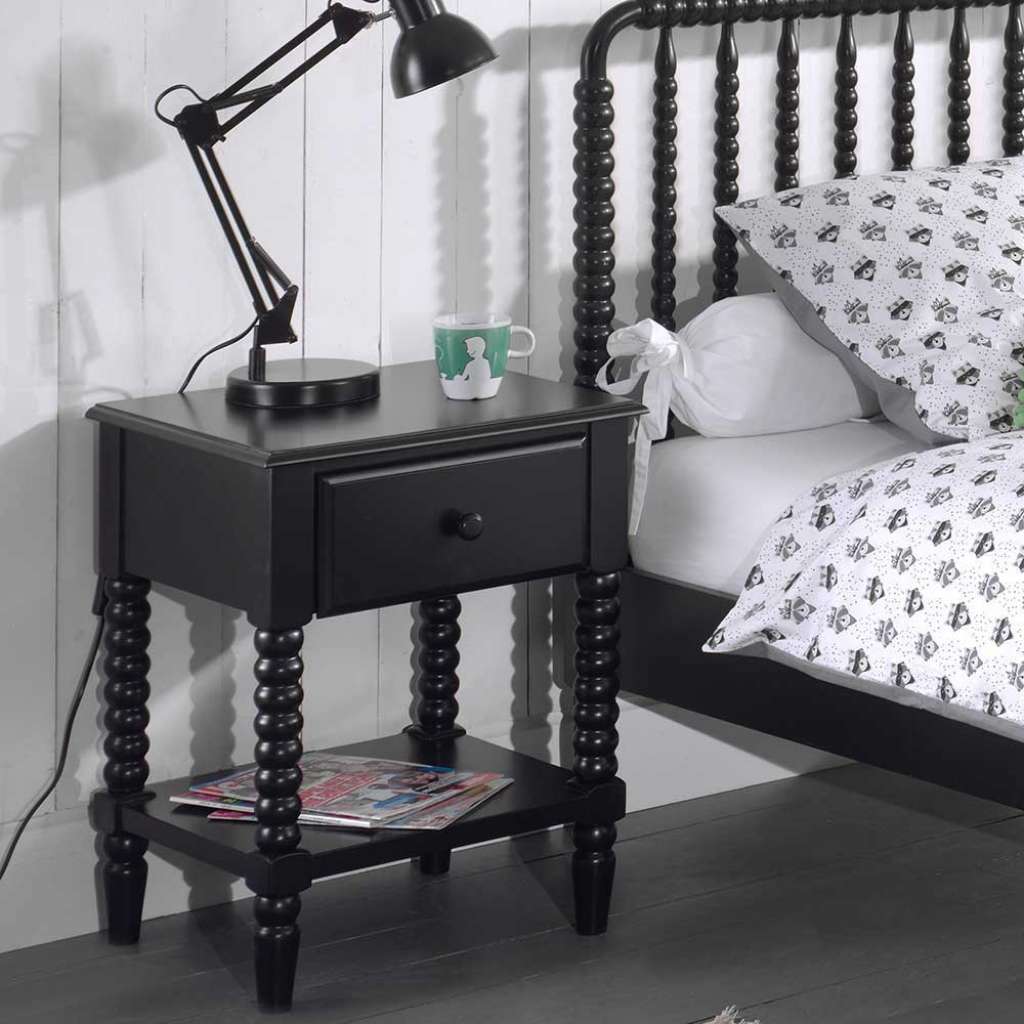 Schwarze Nachtkonsole im Retro Design gedrechselt