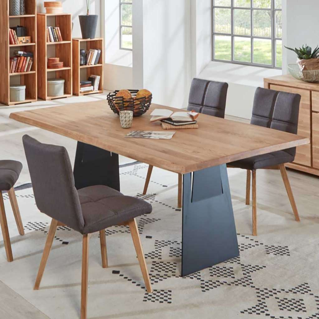Esszimmer Tisch aus Eiche Massivholz und Metall