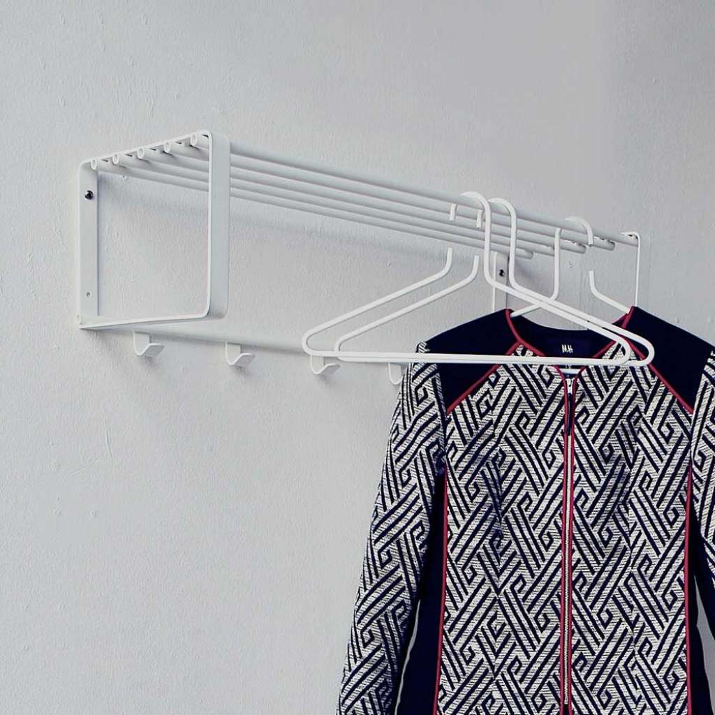 Weiße Hängegarderobe aus Stahl Hutablage
