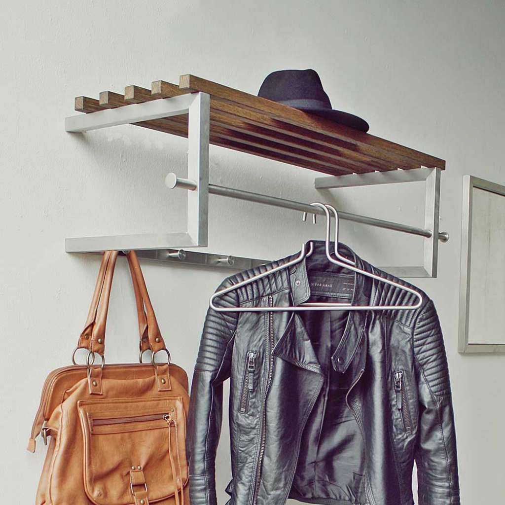 Edelstahl Garderobe mit Hutablage aus Massivholz modern