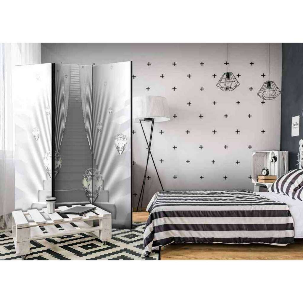 Spanische Wand mit Treppenstufen und Diamanten modern
