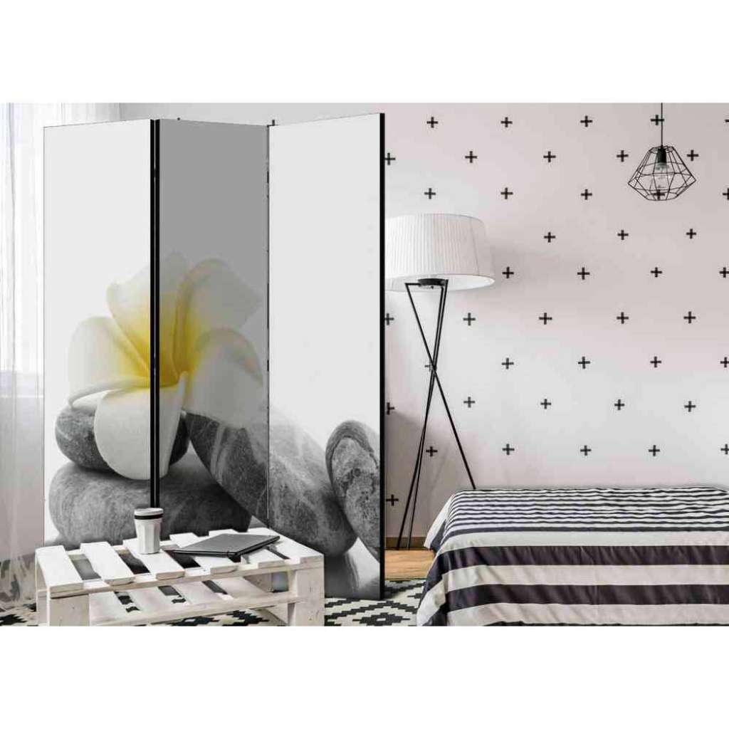 Zen Design Paravent mit Steinen und Blüte Weiß und Grau