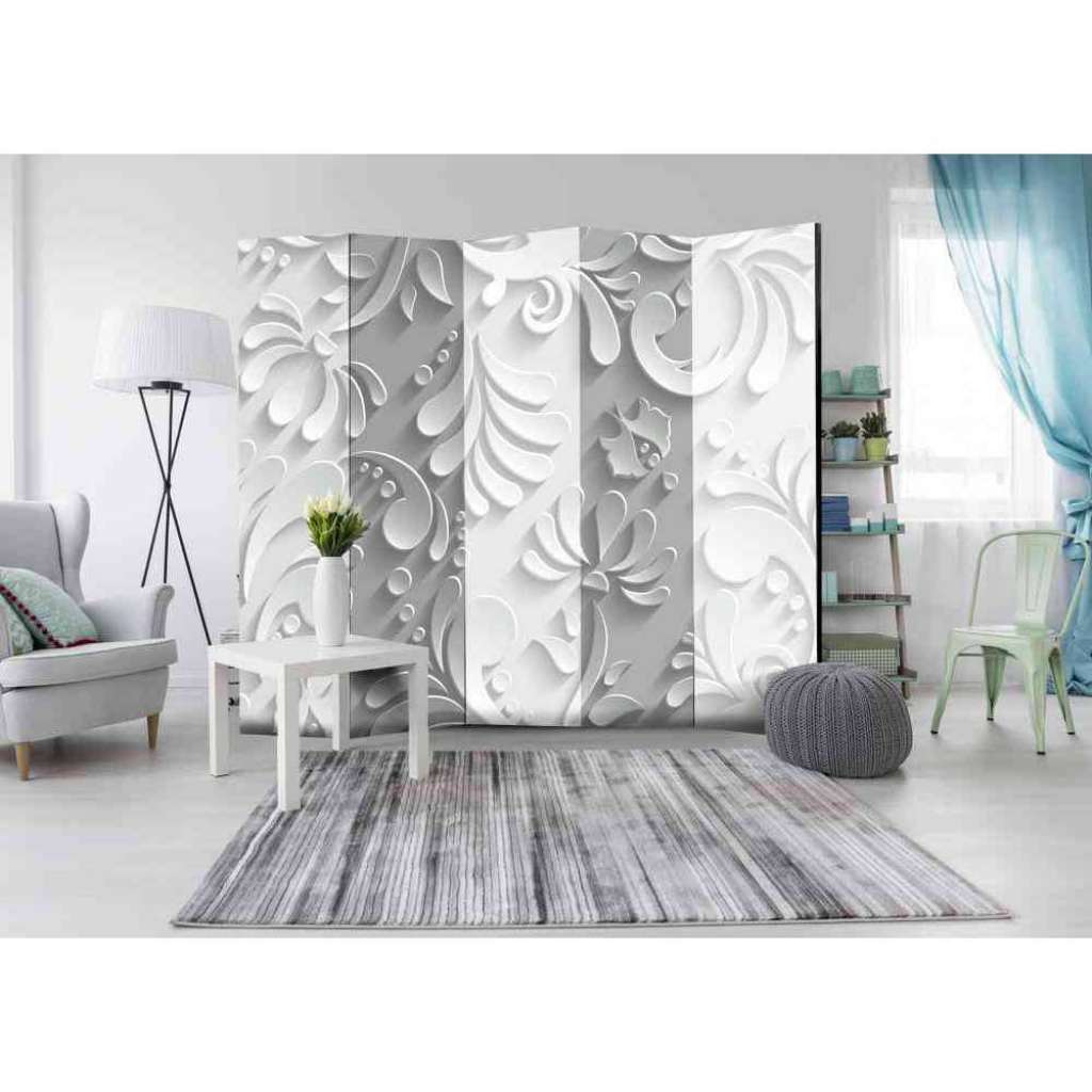 Spanische Wand im Stuck Design Blüten