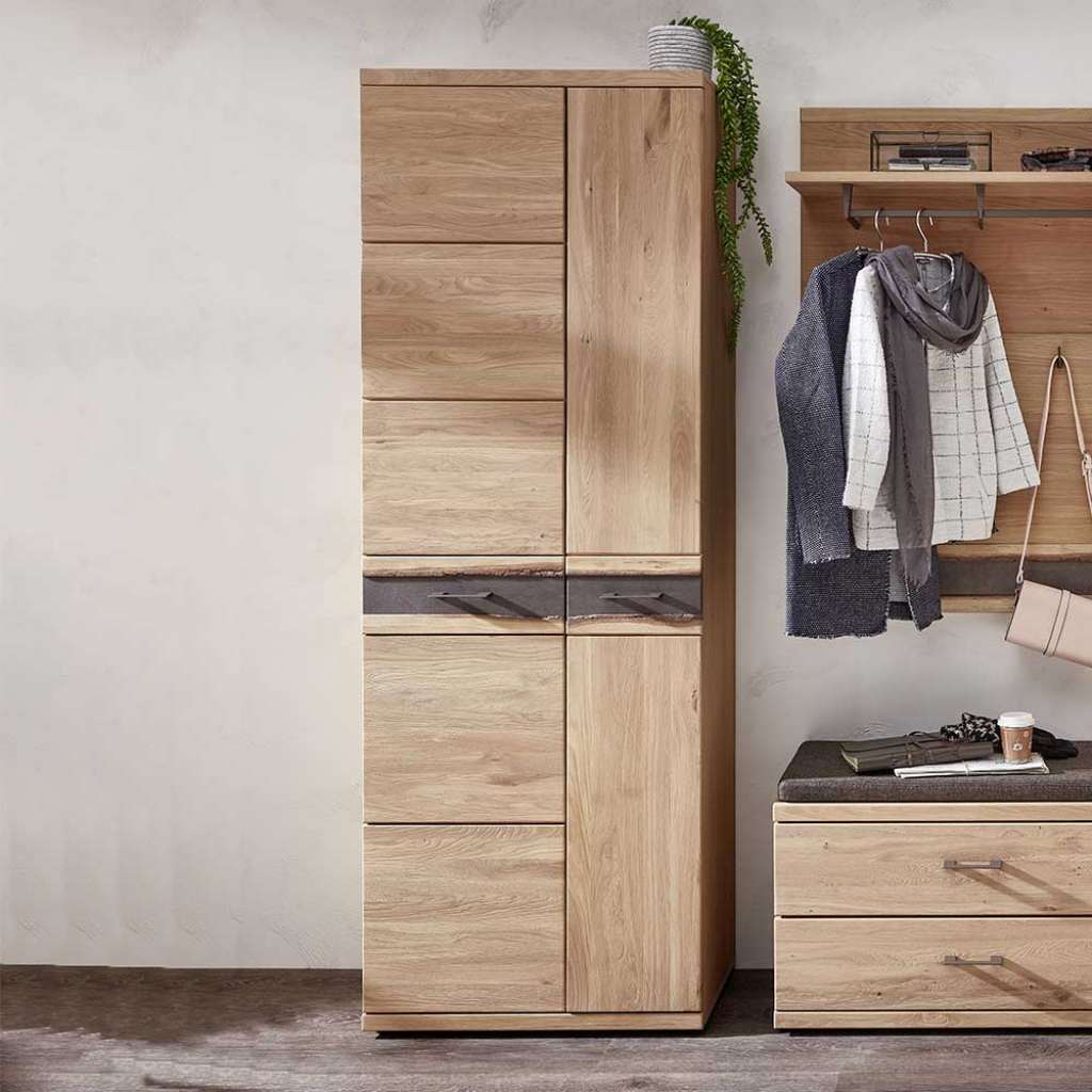 Flurschrank aus Wildeiche Massivholz 2 türig